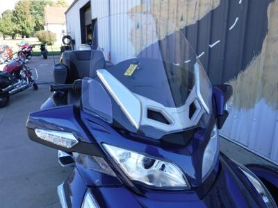 2011 Can Am Spyder RT-S SE5   - Photo 4 - Kingman, KS 67068