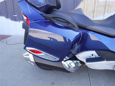 2011 Can Am Spyder RT-S SE5   - Photo 8 - Kingman, KS 67068