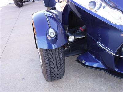 2011 Can Am Spyder RT-S SE5   - Photo 5 - Kingman, KS 67068