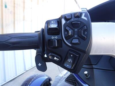 2011 Can Am Spyder RT-S SE5   - Photo 13 - Kingman, KS 67068