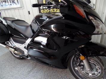 2012 Honda ST 1300 ABS   - Photo 8 - Kingman, KS 67068