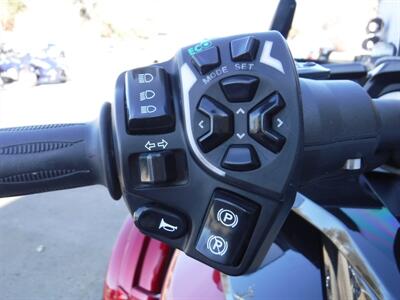 2016 Can Am Spyder F3T SM6 - Photo 8 - Kingman, KS 67068