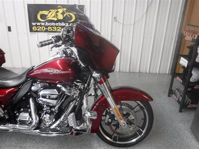 2017 Harley-Davidson Street Glide Special   - Photo 9 - Kingman, KS 67068