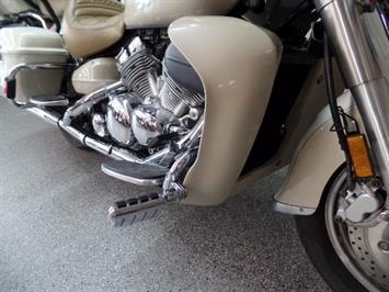 2000 Yamaha Royal Star Venture Millennium Edition   - Photo 12 - Kingman, KS 67068