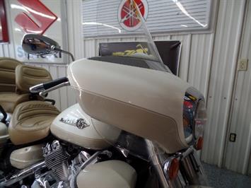 2000 Yamaha Royal Star Venture Millennium Edition   - Photo 13 - Kingman, KS 67068