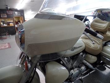 2000 Yamaha Royal Star Venture Millennium Edition   - Photo 20 - Kingman, KS 67068