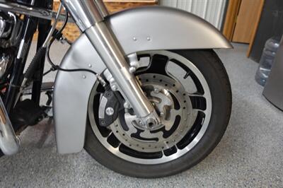 2009 Harley-Davidson Street Glide   - Photo 13 - Kingman, KS 67068