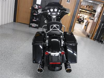 2013 Harley-Davidson Street Glide   - Photo 12 - Kingman, KS 67068