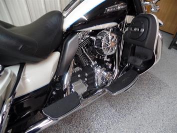 2014 Harley-Davidson Ultra Classic   - Photo 9 - Kingman, KS 67068