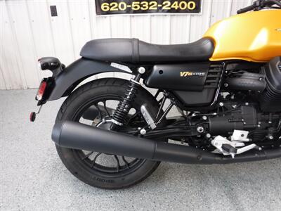 2018 Moto Guzzi V7 III Stone   - Photo 9 - Kingman, KS 67068