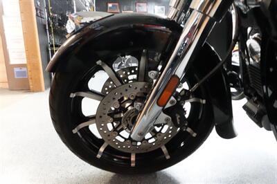 2021 Indian Roadmaster Limited Thunder Black Azure Crystal - Photo 14 - Kingman, KS 67068
