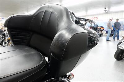 2021 Indian Roadmaster Limited Thunder Black Azure Crystal - Photo 28 - Kingman, KS 67068