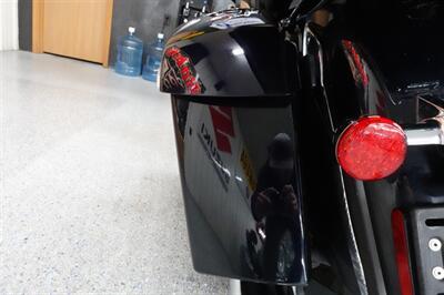 2021 Indian Roadmaster Limited Thunder Black Azure Crystal - Photo 24 - Kingman, KS 67068