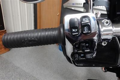 2021 Indian Roadmaster Limited Thunder Black Azure Crystal - Photo 63 - Kingman, KS 67068