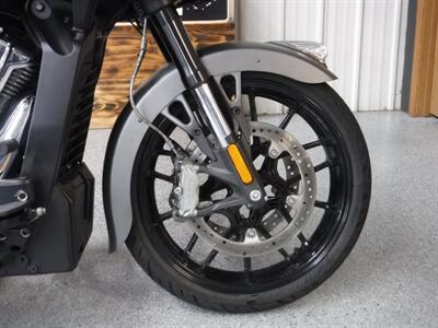 2021 Indian Challenger Titanium Smoke   - Photo 10 - Kingman, KS 67068