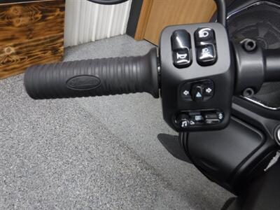 2021 Indian Challenger Titanium Smoke   - Photo 26 - Kingman, KS 67068