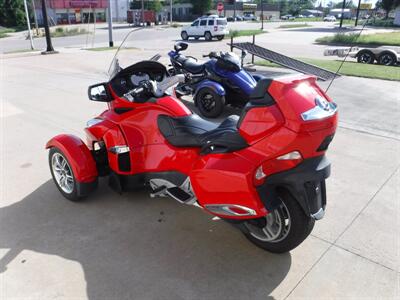 2011 Can Am Spyder RT-S SM5   - Photo 6 - Kingman, KS 67068