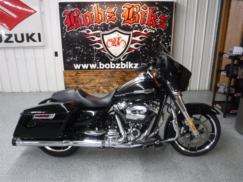 2021 Harley-Davidson Street Glide   - Photo 1 - Kingman, KS 67068
