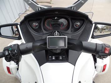 2014 Can Am Spyder RT SE6   - Photo 17 - Kingman, KS 67068
