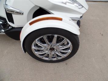 2014 Can Am Spyder RT SE6   - Photo 9 - Kingman, KS 67068