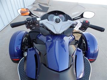 2010 Can Am Spyder RS SE5   - Photo 21 - Kingman, KS 67068