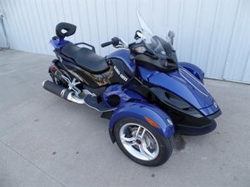 2010 Can Am Spyder RS SE5   - Photo 2 - Kingman, KS 67068