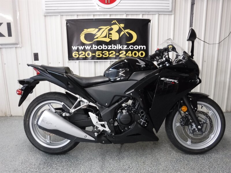 2012 Honda CBR 250 R - Photo 1 - Kingman, KS 67068