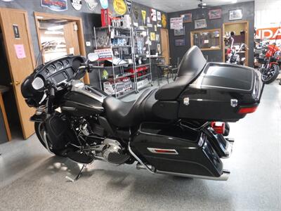 2017 Harley-Davidson Ultra Classic   - Photo 18 - Kingman, KS 67068