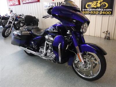 2017 Harley-Davidson Street Glide CVO   - Photo 16 - Kingman, KS 67068