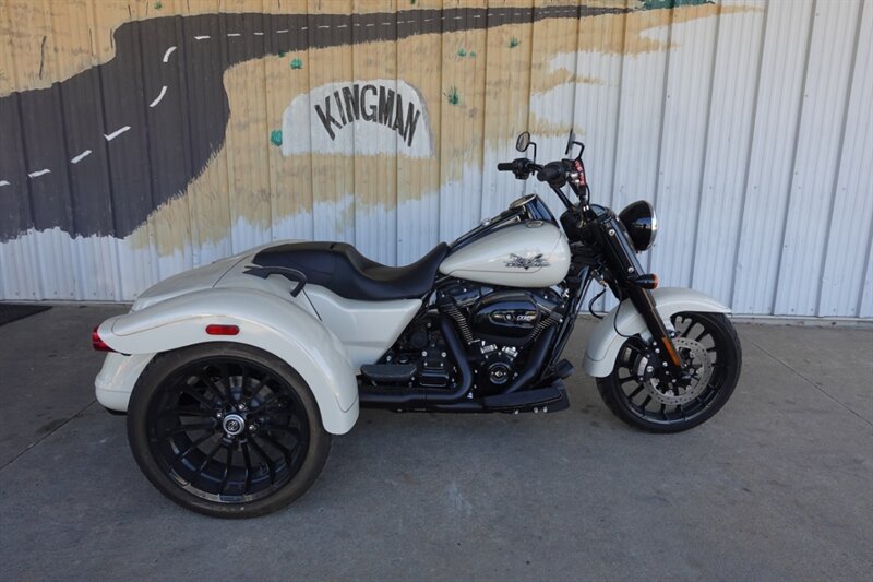2023 Harley-Davidson Freewheeler   - Photo 1 - Kingman, KS 67068