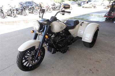 2023 Harley-Davidson Freewheeler - Photo 4 - Kingman, KS 67068