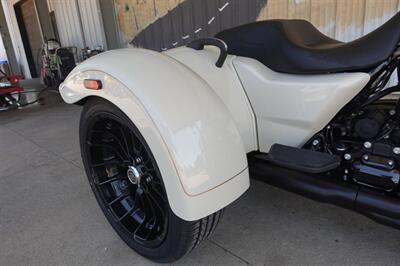 2023 Harley-Davidson Freewheeler - Photo 10 - Kingman, KS 67068
