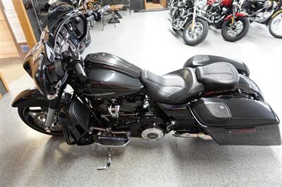2017 Harley-Davidson Street Glide CVO   - Photo 6 - Kingman, KS 67068