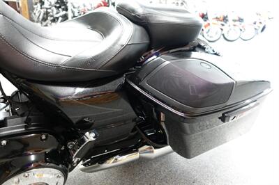 2017 Harley-Davidson Street Glide CVO   - Photo 29 - Kingman, KS 67068