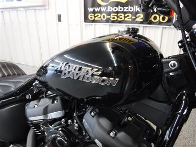 2018 Harley-Davidson Street Bob   - Photo 6 - Kingman, KS 67068