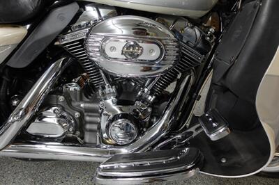 2008 Harley-Davidson Ultra Classic CVO   - Photo 16 - Kingman, KS 67068