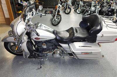 2008 Harley-Davidson Ultra Classic CVO   - Photo 5 - Kingman, KS 67068