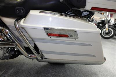 2008 Harley-Davidson Ultra Classic CVO   - Photo 29 - Kingman, KS 67068