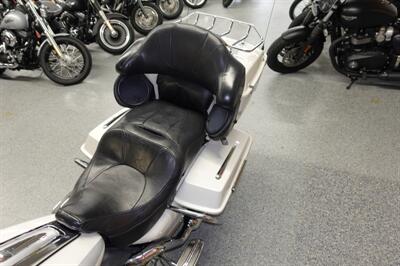 2008 Harley-Davidson Ultra Classic CVO   - Photo 32 - Kingman, KS 67068