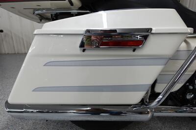 2008 Harley-Davidson Ultra Classic CVO   - Photo 18 - Kingman, KS 67068