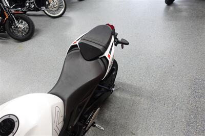 2024 Triumph Street Triple R - Photo 34 - Kingman, KS 67068
