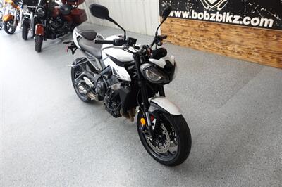 2024 Triumph Street Triple R - Photo 2 - Kingman, KS 67068