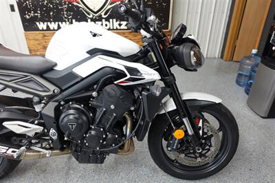 2024 Triumph Street Triple R - Photo 12 - Kingman, KS 67068