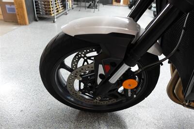 2024 Triumph Street Triple R - Photo 25 - Kingman, KS 67068