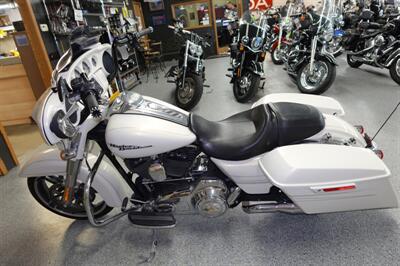 2014 Harley-Davidson Street Glide Special   - Photo 5 - Kingman, KS 67068