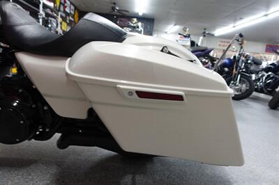 2018 Harley-Davidson Road Glide Special   - Photo 25 - Kingman, KS 67068