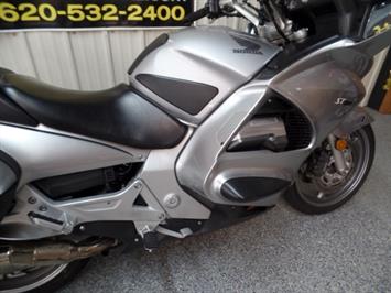 2007 Honda ST 1300   - Photo 6 - Kingman, KS 67068