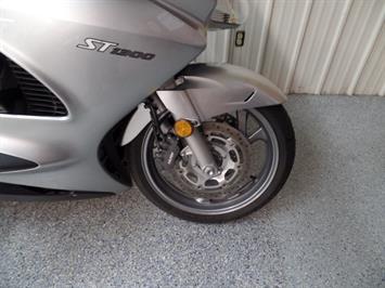 2007 Honda ST 1300   - Photo 10 - Kingman, KS 67068