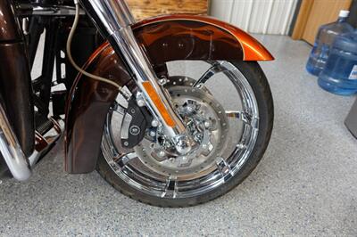 2012 Harley-Davidson Street Glide CVO   - Photo 9 - Kingman, KS 67068