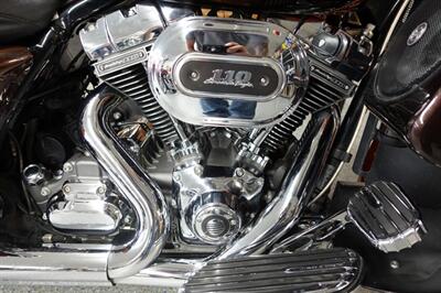 2012 Harley-Davidson Street Glide CVO   - Photo 15 - Kingman, KS 67068